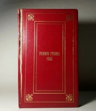 UN GATTO ATTRAVERSA LA STRADA