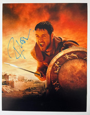Signed RUSSELL CROWE Maximus