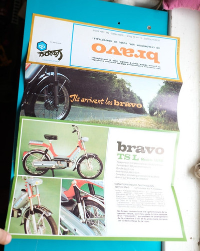 Rare vespa brochure - vespa,