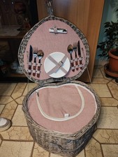cesto picnic in vimini a forma di cuore