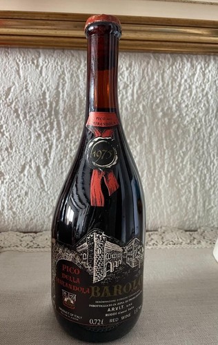 Vino rosso barolo pico - pico, della