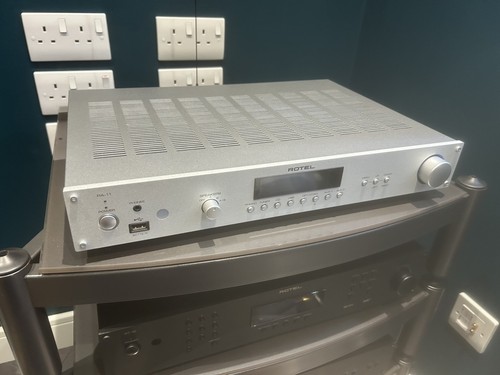Amplificatore rotel con - amplificatore,
