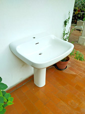 Lavabo e colonna bianchi -Serie Conca Ideal Standard