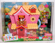 Sew Sweet Exclusive Figure