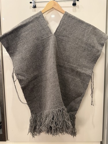 Poncho lana grigio - in,