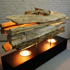 Lampada da tavolo in legno