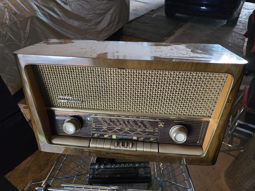 Radio valvole grundig type - a,