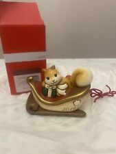 Thun  slitta Natale 2019 Con Scoiattolo, ha la sua scatola originale.