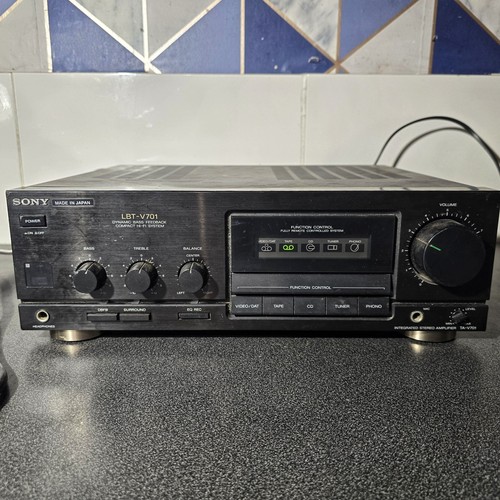 Amplificatore stereo integrato