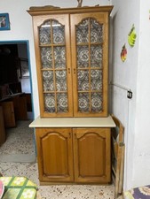 Mobile in arte povera con vetrina.