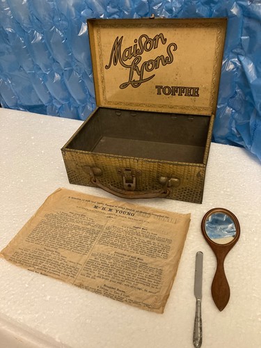 Vintage 1920s maison lyons - vintage,