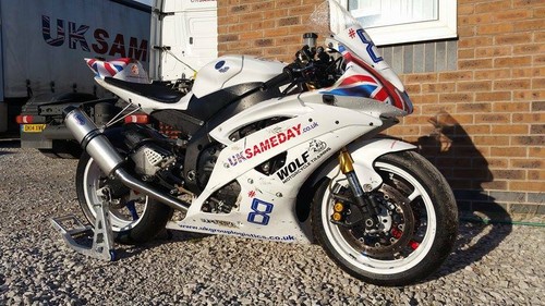 Yamaha yzf 2c0 - r6,