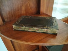 FORE EDGE PAINTING, LONDRA, 1823. TAGLIO DEL LIBRO DIPINTO A MANO. ARALDICA.