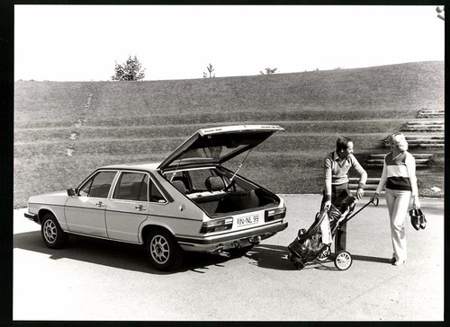 Fotografia auto audi 100 - fotografia,