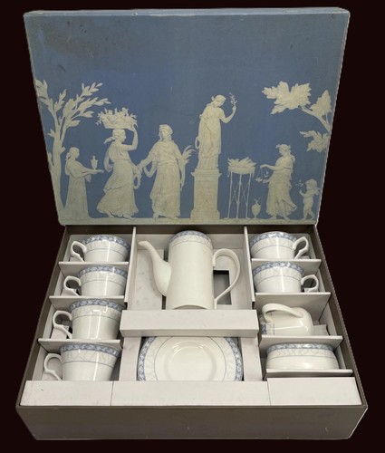 Wedgwood metropolis set - ''metropolis'',