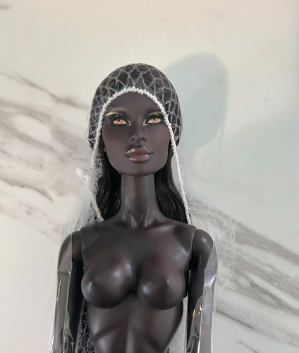 Bambola nuda lei che - bambola,