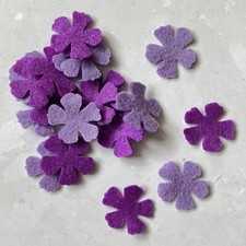 Piccoli Fiori di Feltro, Fiori