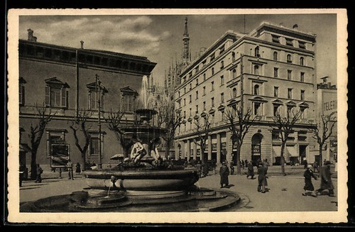 Milano piazza fontana - fontana, con