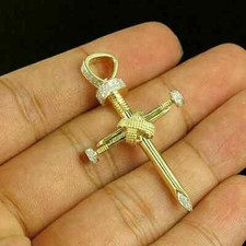 Collana con ciondolo croce