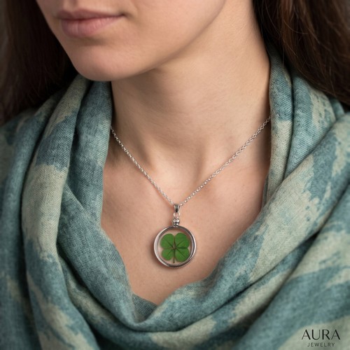 Collana con ciondolo