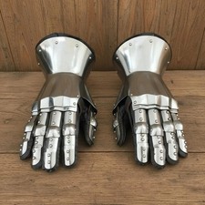 Guanti medievali a clessidra