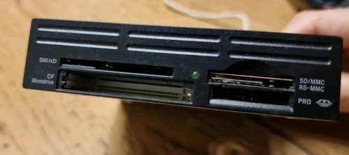 Multi card reader writer