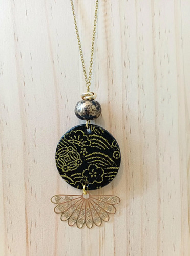 Collana artigianale con - , carta