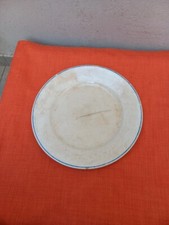 Piatto in porcellana di marca