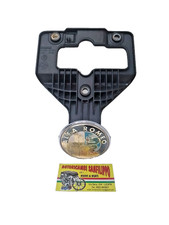 46827800 OEM BASE SUPPORTO FREGIO LOGO STEMMA ANTERIORE ALFA 147 DAL 2000 USATO