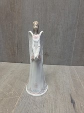 Statuina porcellana Lladro suoni di angelo della pace 7"