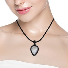Collana con pietre di luna