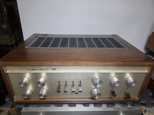 Amplificatore stereo integrato