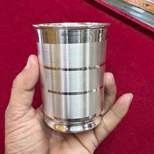 Bicchiere vetro latte acqua