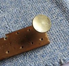 VECCHIA MANIGLIA IN OTTONE A POMELLO CON VITI IN FERRO PER MOBILI VARI -