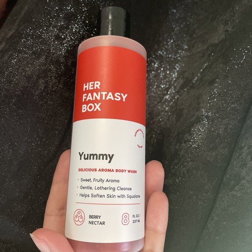 Her fantasy box yummy body - her,