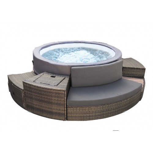 Piscina con mobili - con,