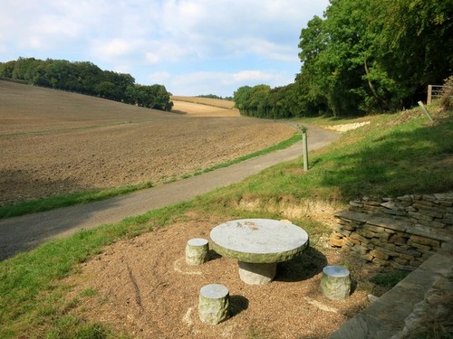 Photo granite picnic table - a3,