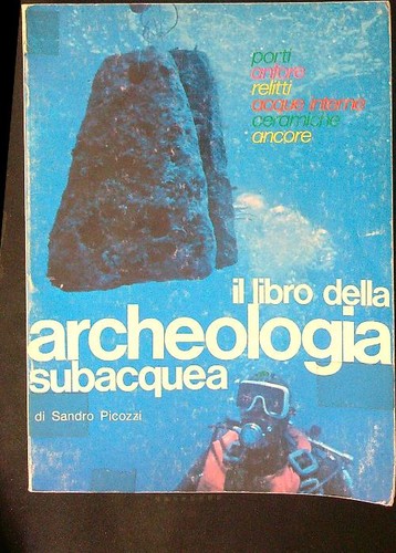 Libro della archeologia - libro,
