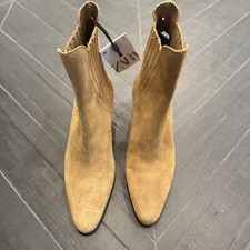 Stivali a punta con tacco Zara