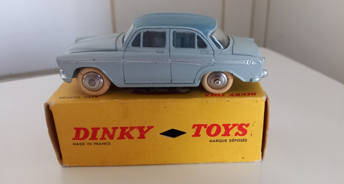 Dinky toys simca aronde p60 - dinky,