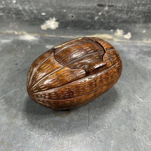 Tabacchiera scolpita legno - in,