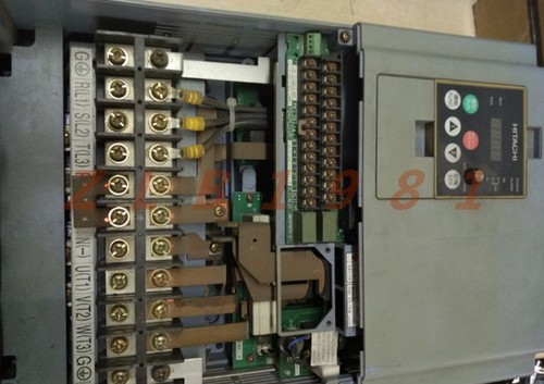 One hitachi convertitore - one,