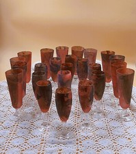 Servizio di bicchieri rossi in vetro