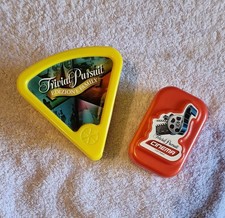 Trivial Pursuit  Hasbro, Tascabile In Italiano, Set 2 Pezzi.