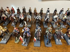 Soldatini a cavallo di piombo