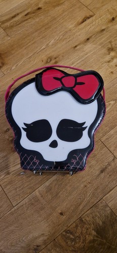 Monster high merch - monster,