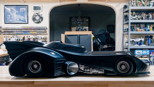 Hot toys mms170 batmobile - hot,
