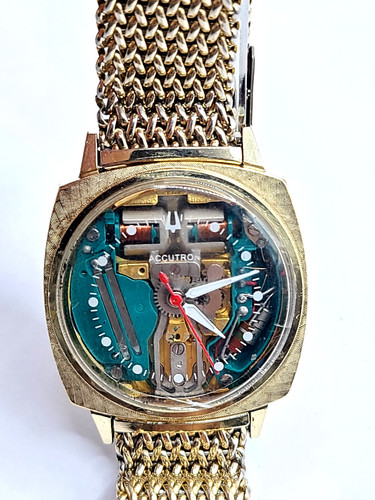 Bulova accutron 214 34mm - accutron,