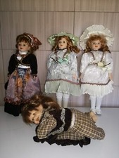 LOTTO 4 BAMBOLE IN PORCELLANA DA COLLEZIONE CON BELLISSIMI ABITI!