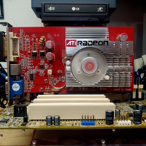 Ati radeon 9550 - ati,